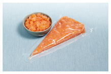 Cube de saumon atlantique cru façon gravlax